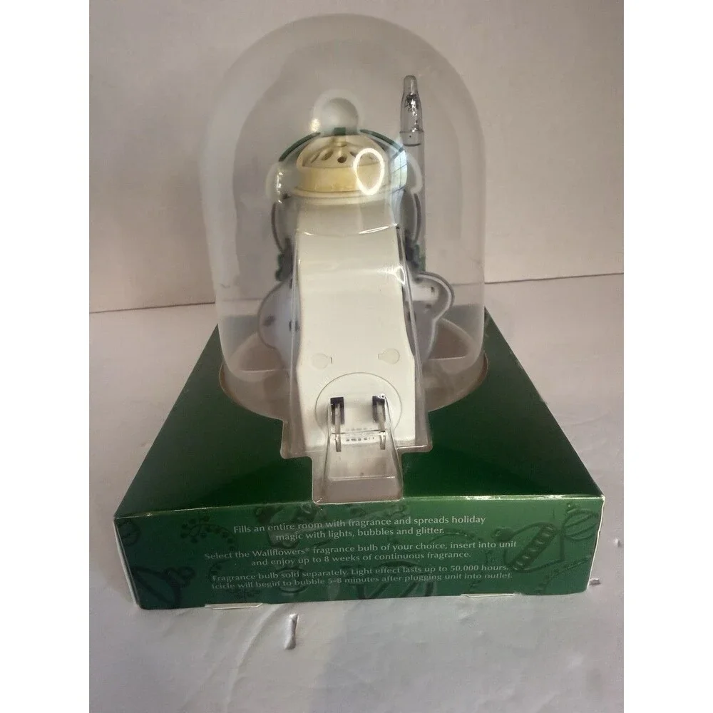 Slatkin & Co. Light-Up Plug-in Diffuser Holiday Christmas Green White Penguin
